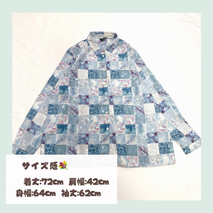 波打ちぎわではしゃぐおんなのこのシャツ