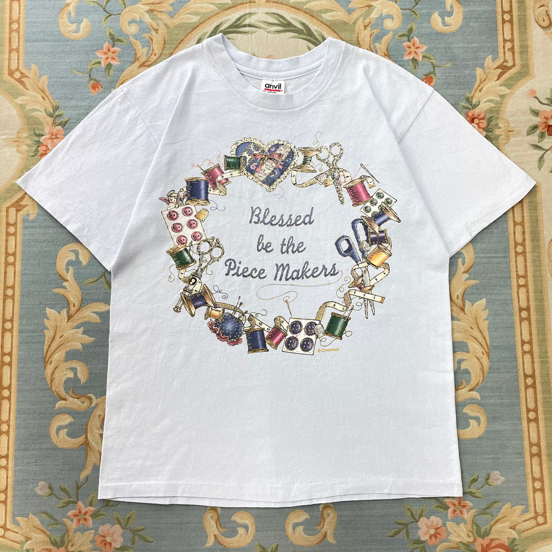 おうちでおばあちゃんにお裁縫を教えてもらう日のTシャツ