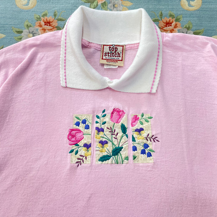 1日のはじまりにお花を買いに行く日のTシャツ