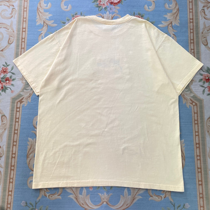 休日にゆったりと猫カフェに行く日のTシャツ