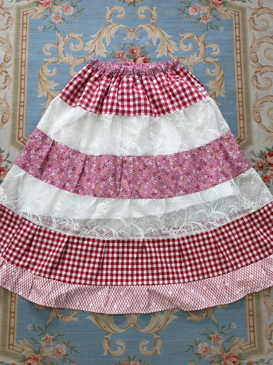 いちごミルクが好きな女の子のスカート