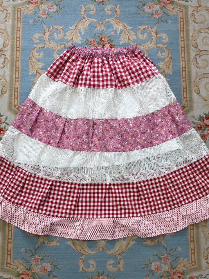 いちごミルクが好きな女の子のスカート
