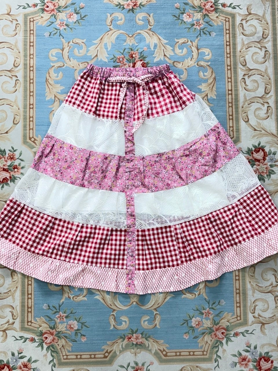 いちごミルクが好きな女の子のスカート