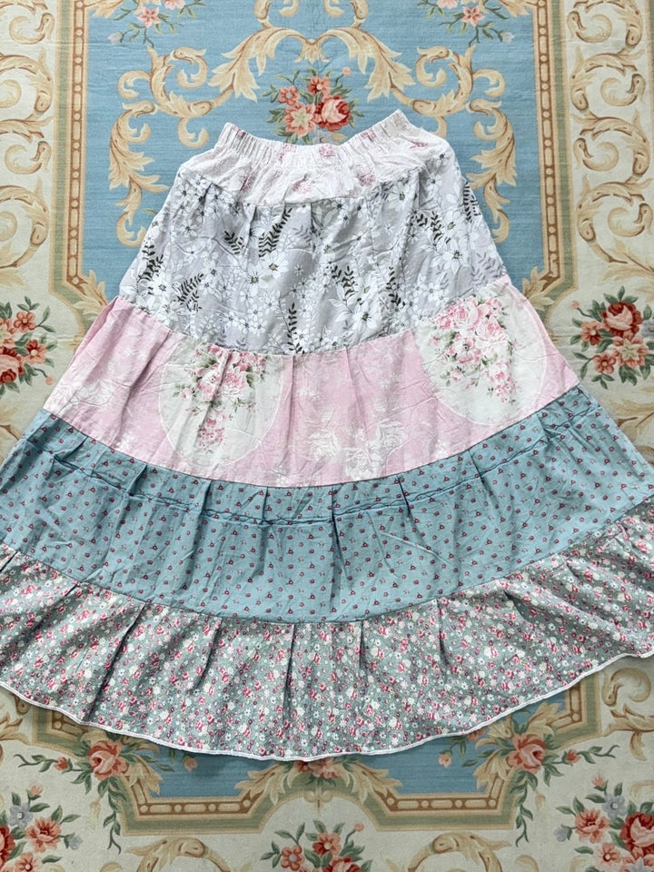 おばあちゃんの家で見つけたとっておきのスカート