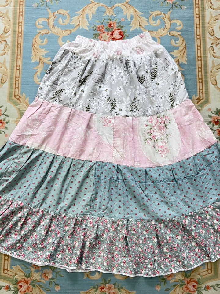 おばあちゃんの家で見つけたとっておきのスカート